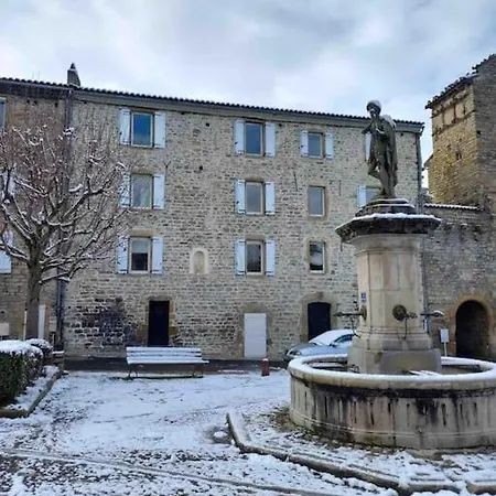 Logement Moderne Au Coeur Du Village Apartment