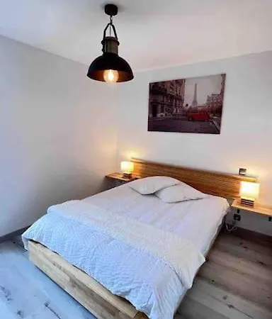 Logement Moderne Au Coeur Du Village * Saint-Georges-de-Luzencon